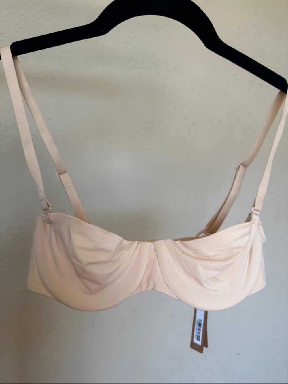 Skims Smoothing Intimates Strapless Bra Sand Underwire unlined Beige Size 32A